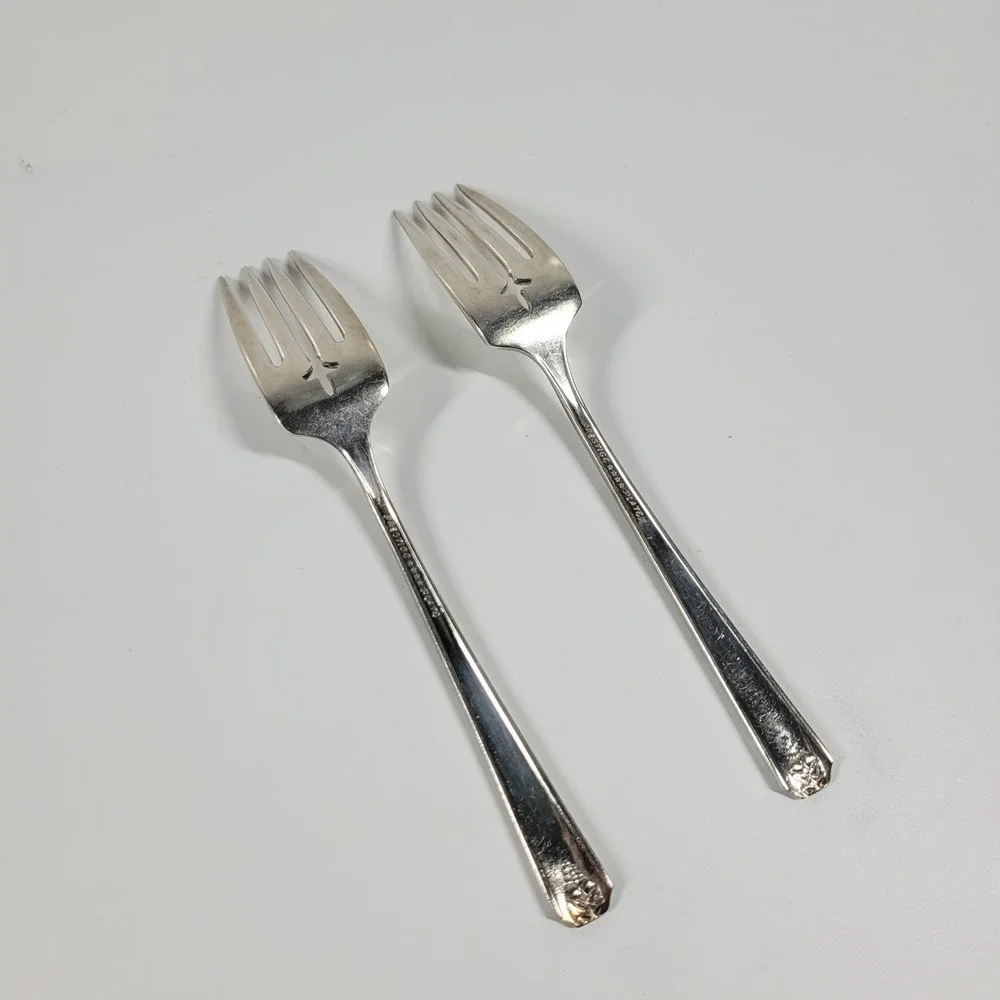 1945 Oneida Prestige Bordeaux Silver Plate ‎ Salad Fork Set Of 2